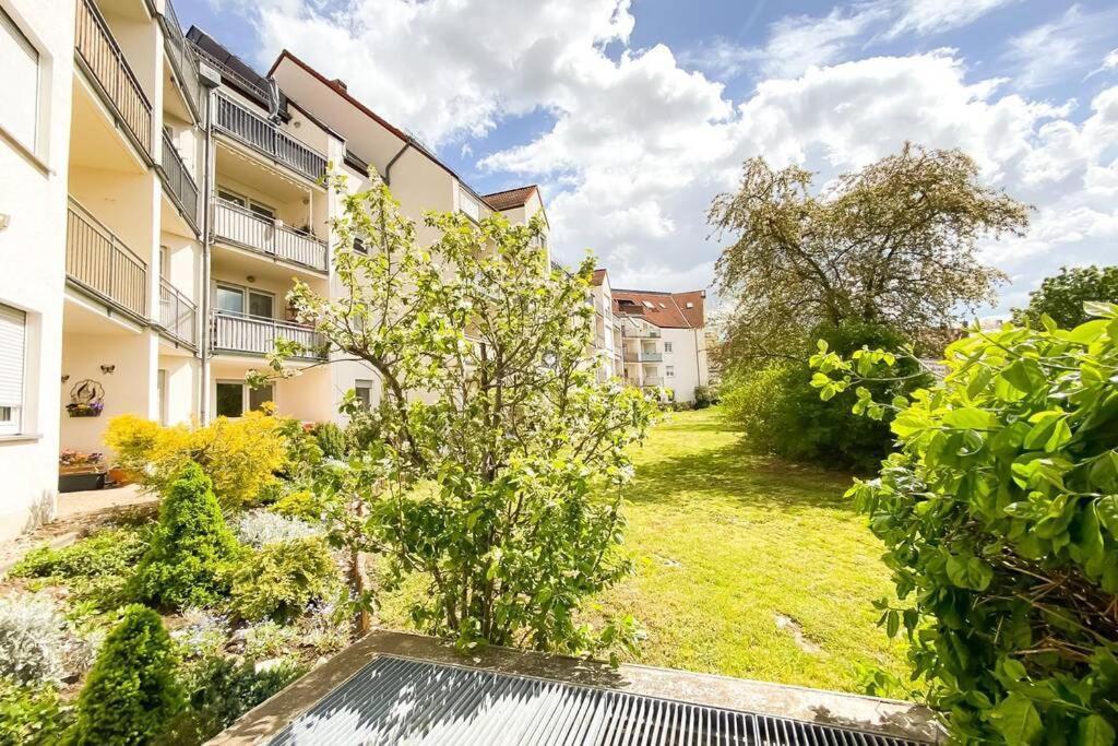 Apartment Am Auensee Mit Grosser Terrasse & Privat-Parkplatz Leipzig Exteriör bild