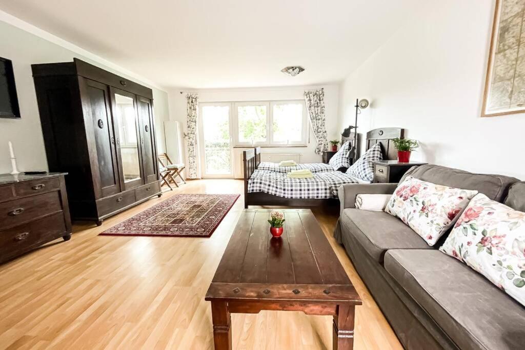 Apartment Am Auensee Mit Grosser Terrasse & Privat-Parkplatz Leipzig Exteriör bild