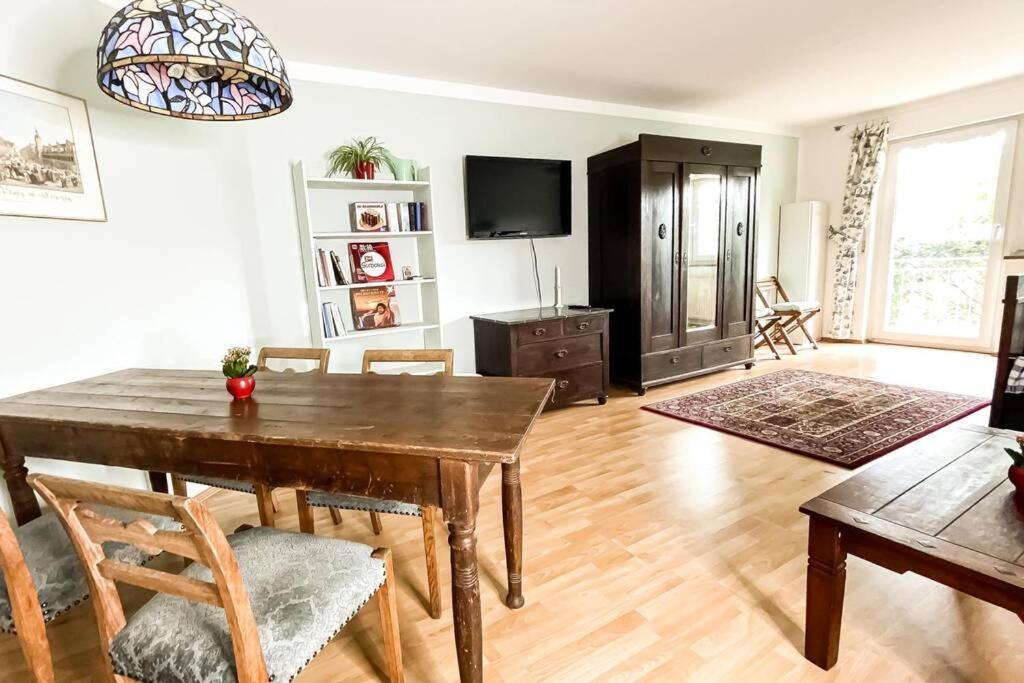 Apartment Am Auensee Mit Grosser Terrasse & Privat-Parkplatz Leipzig Exteriör bild